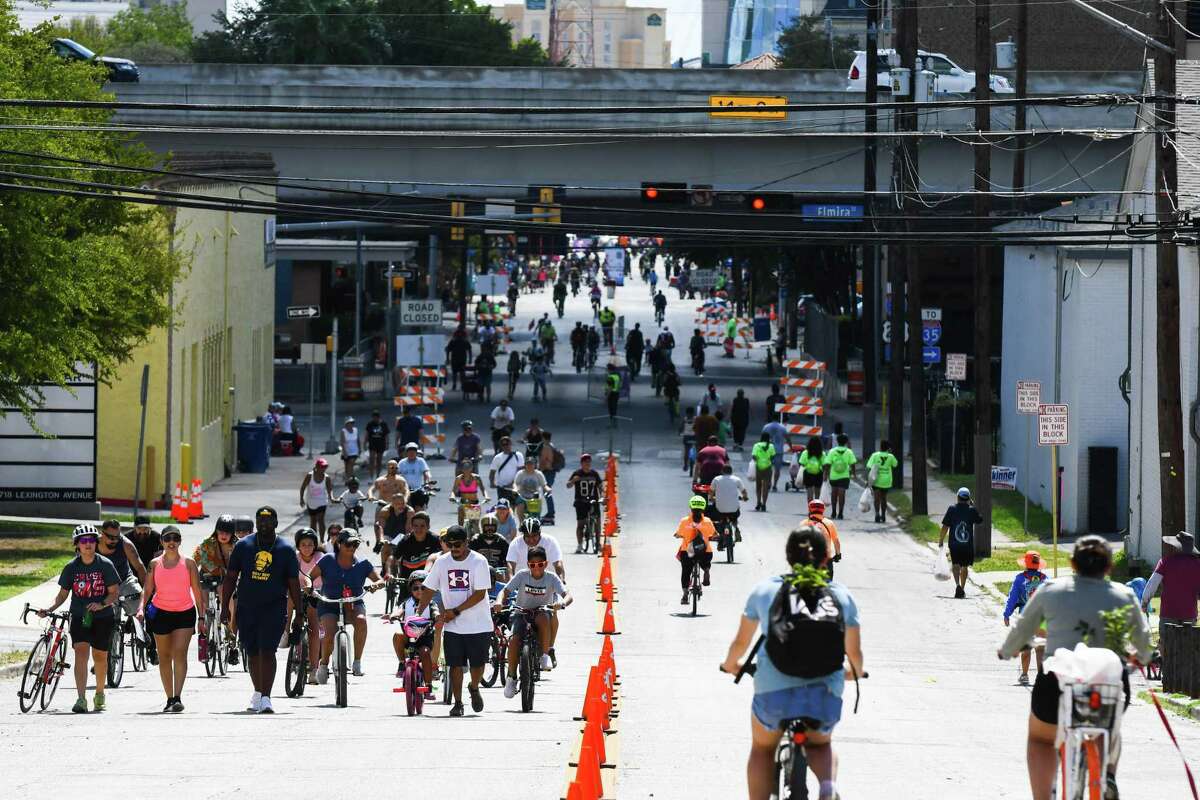 Síclovía has San Antonio playing in the streets for its 20th year