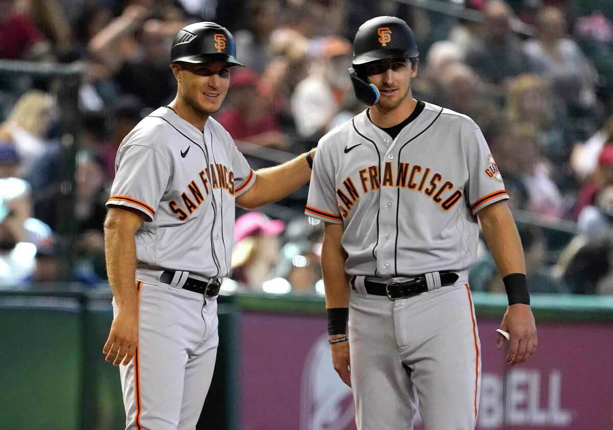 Longoria’s pinch-hit single, Davis’ big day help Giants close 6-1 road trip