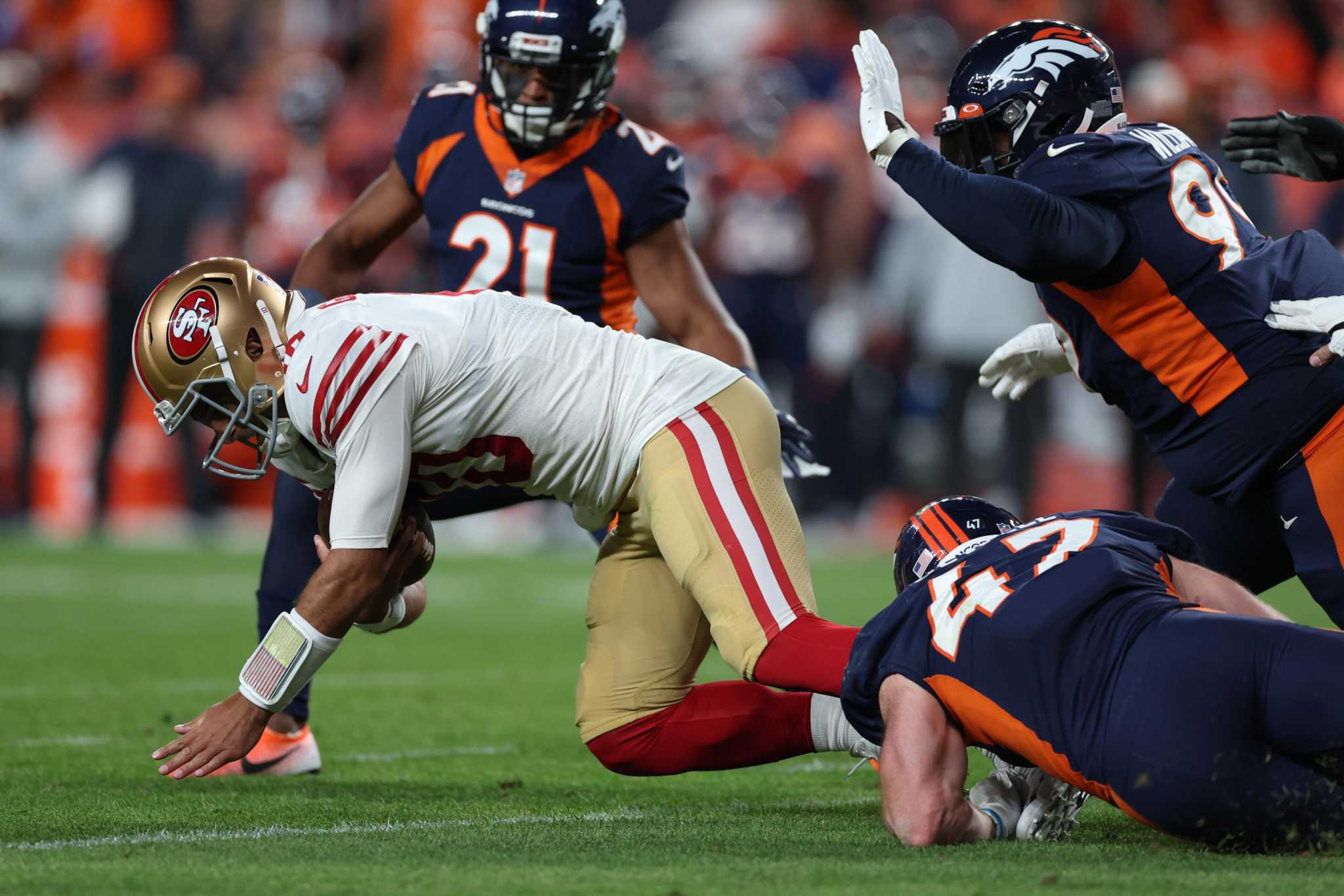 Broncos Game Grades: Russell Wilson powers the starting offense in a 21-20  loss to the 49ers