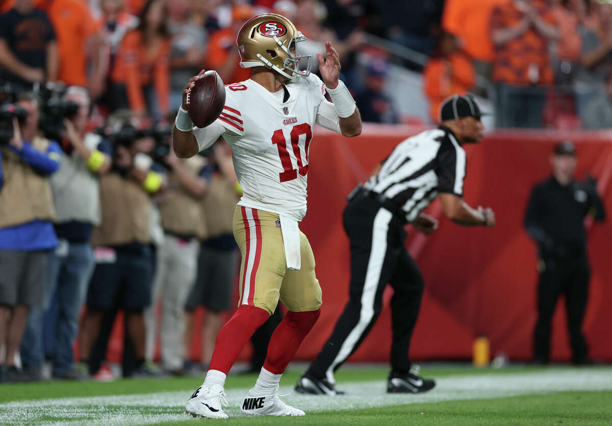 Jimmy G steps out of own end zone, commits safety