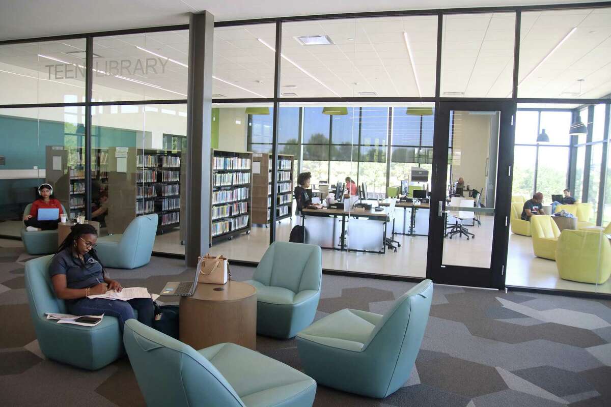 New West Pearland Library is booming, as diverse community demands