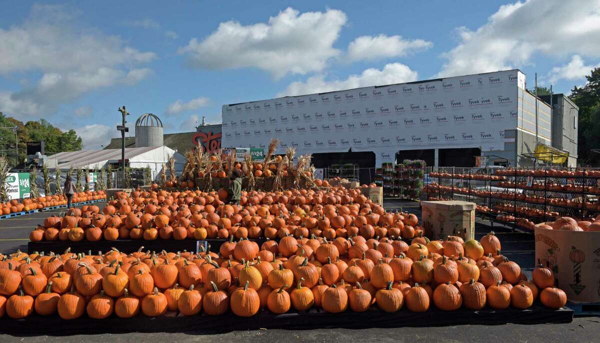 A new garden center is being built during an expansion of Stew Leonard’s in Norwalk, Conn. Monday, September 26, 2022.