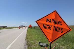 Hurricane Ian causes precautionary closures of Texas beaches