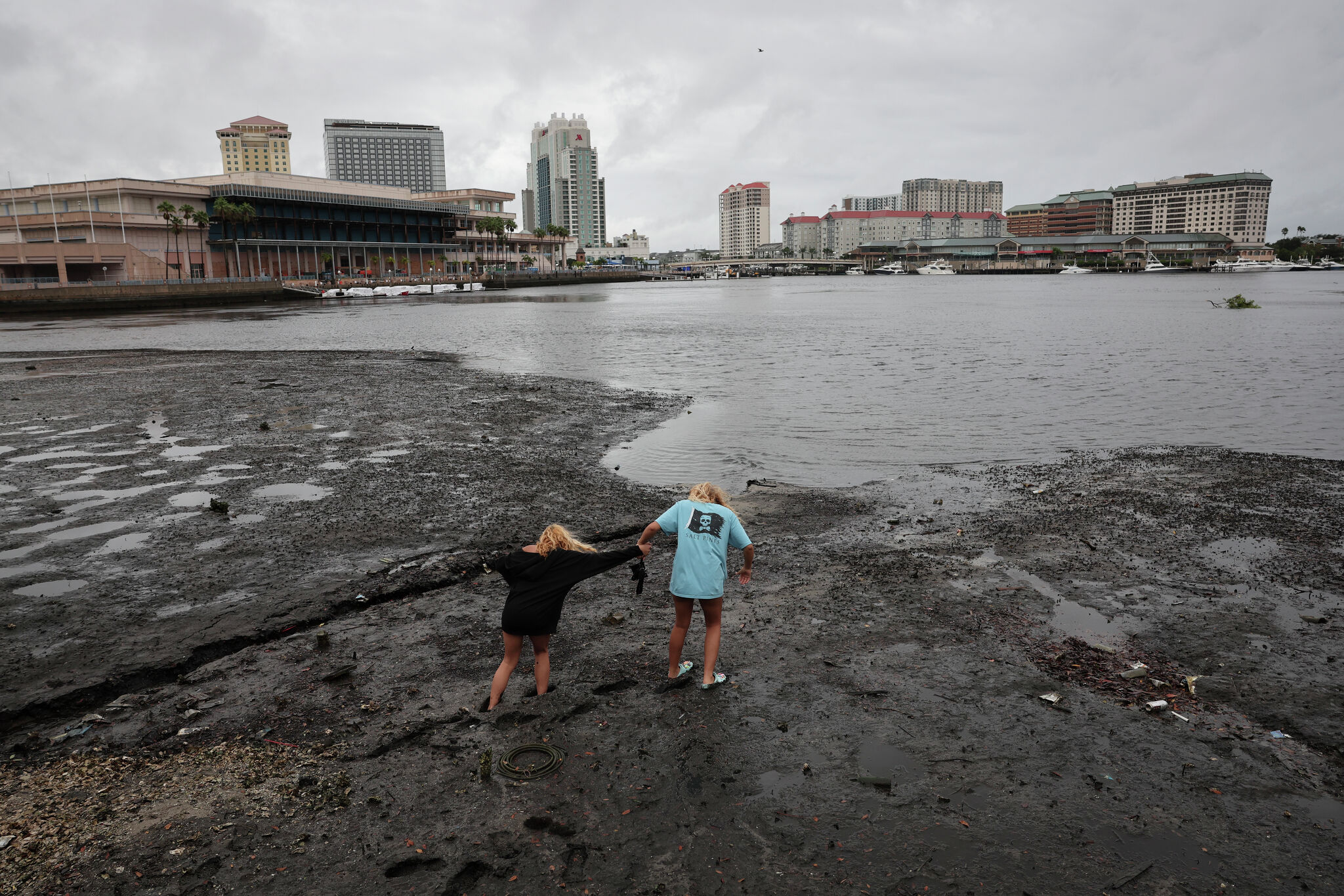 Water Dramatically Recedes In Tampa Ahead Of Hurricane Ian's Arrival