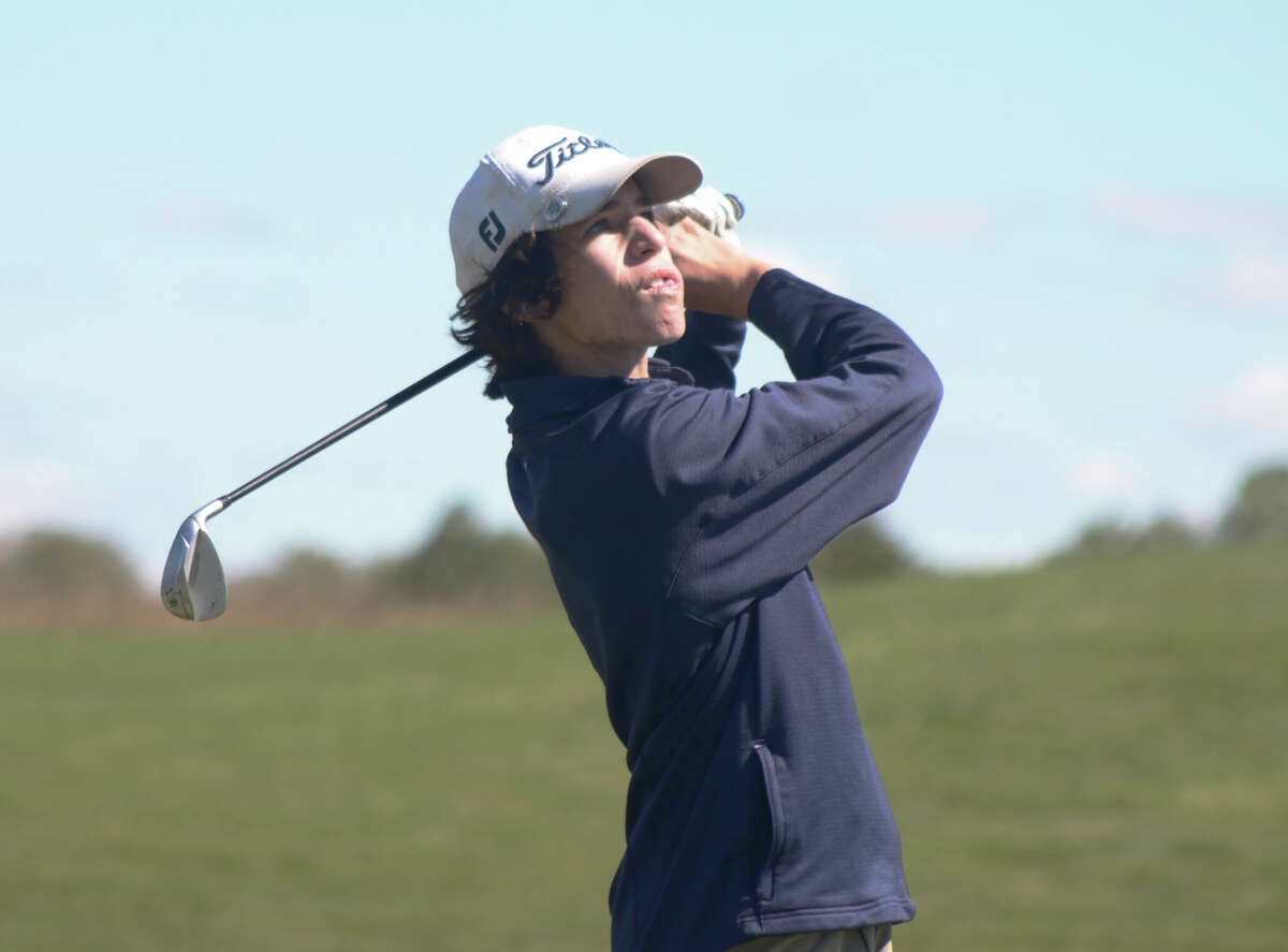 Reedled Griffins advance to sectionals; Knights and Lions see progress