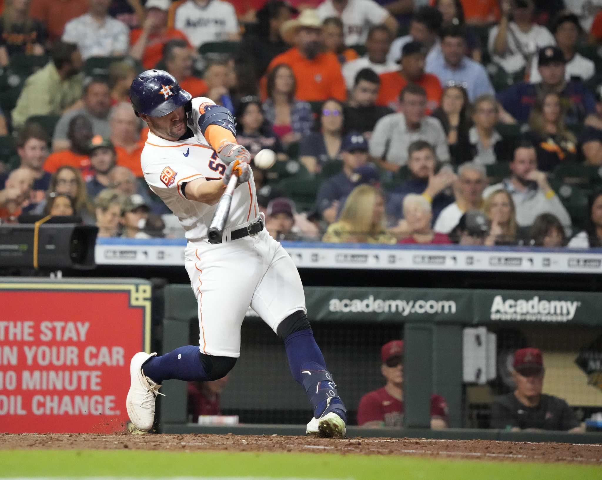 Mauricio Dubon's late single lifts Astros over Orioles to stay atop AL