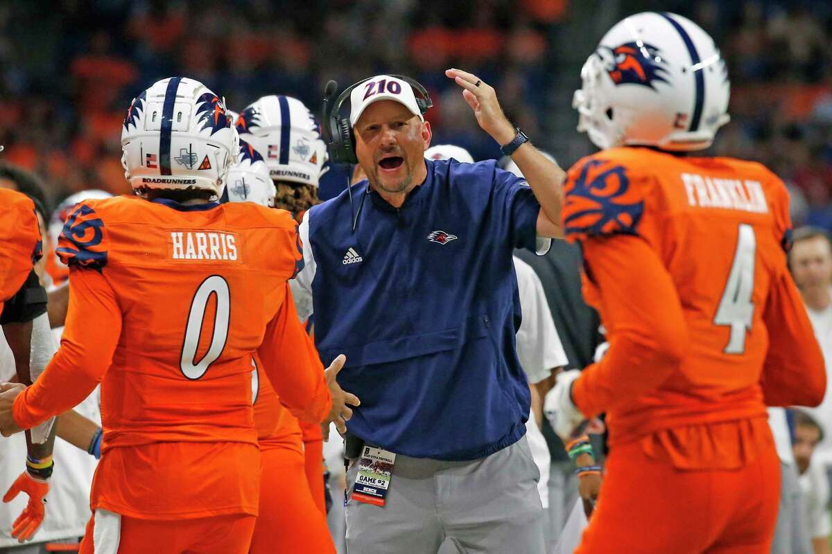 SAN ANTONIO, TX - SEPTEMBER 24: UTSA Roadrunner head coach Jeff Traylor celebrates with his team after a touchdown against the Texas Southern Tigers at the Alamodome on September 24, 2022 in San Antonio, Texas. (Photo by Ronald Cortes/Getty Images)