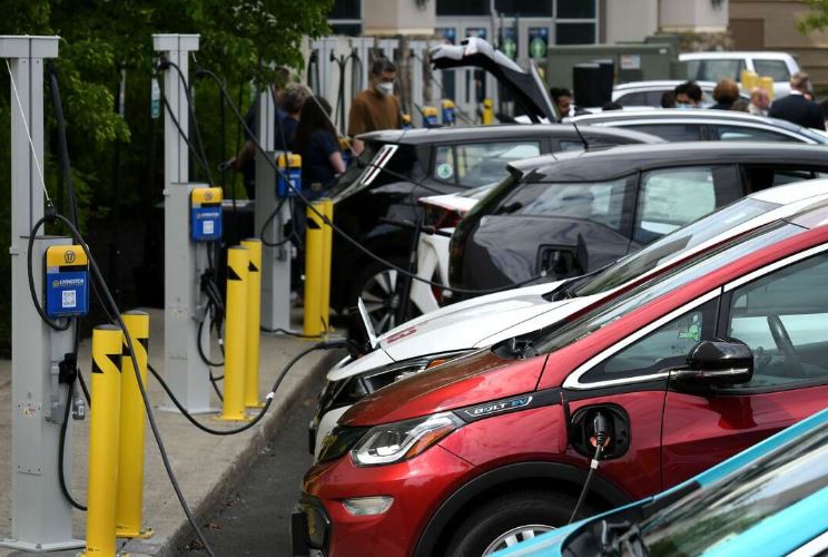 NY will outlaw sale of new gaspowered cars in 2035, in mandated shift