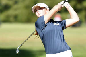 Sarah Hyten sees red, becomes first FMCHS golfer to win regional title