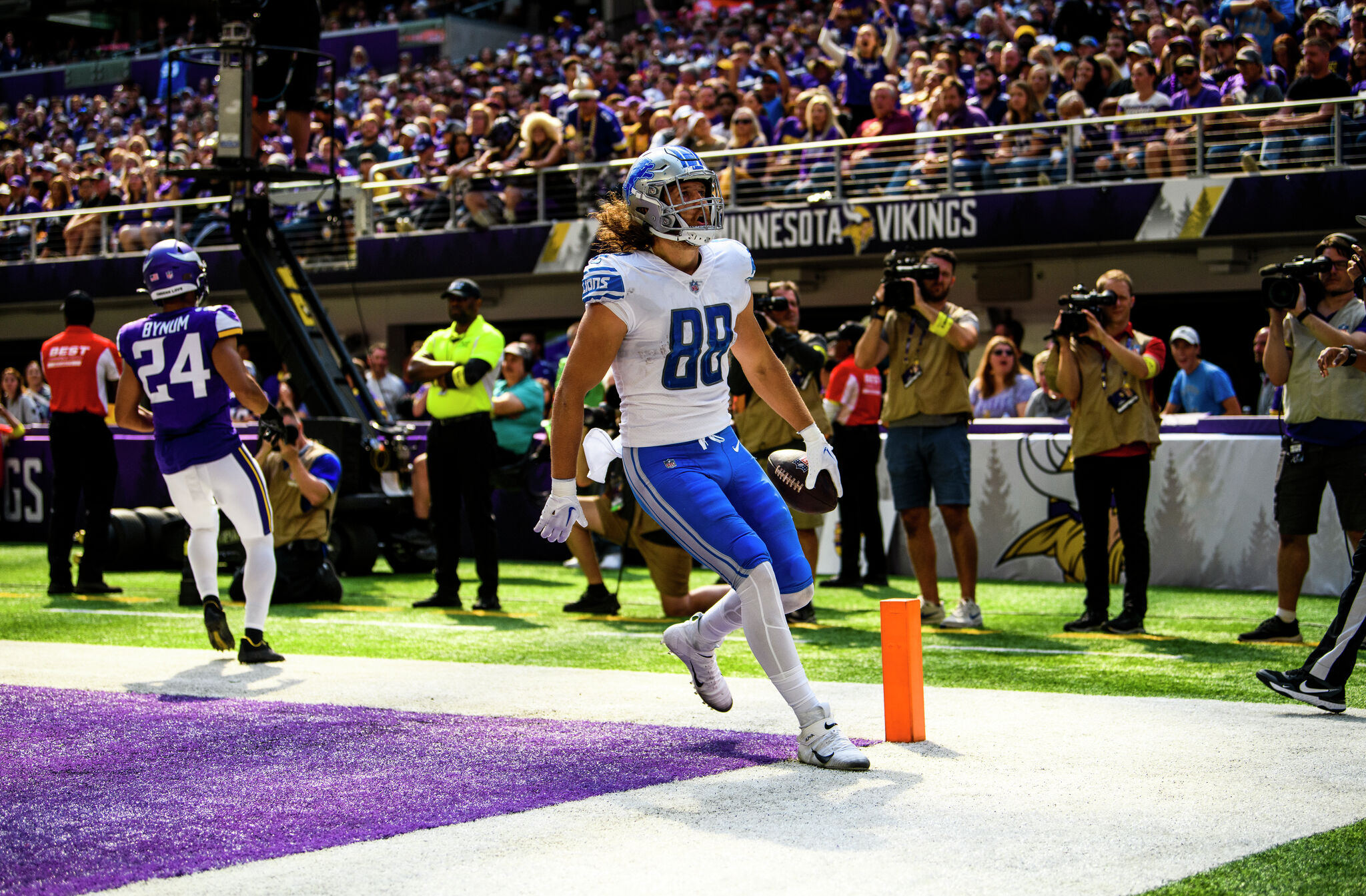 Will T.J. Hockenson Score a TD Against the Panthers in Week 4?