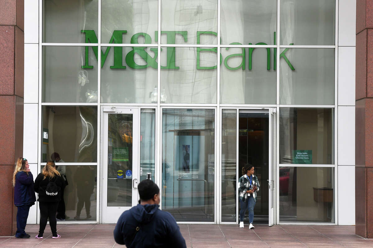 M&T Bank, which completed the acquisition of People's United Bank in April 2022, has a regional headquarters and branch at 850 Main St., in downtown Bridgeport, Conn. 