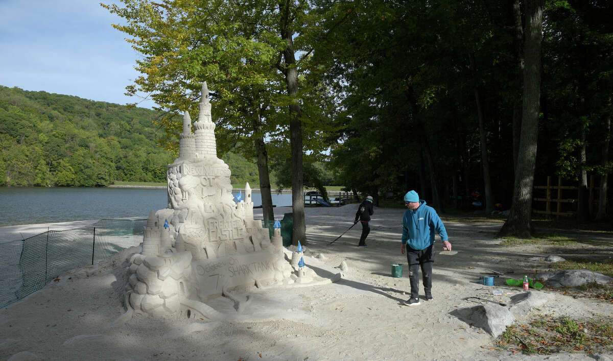 'Shark Tank' sand sculptor crafts castle at Candlewood Lake