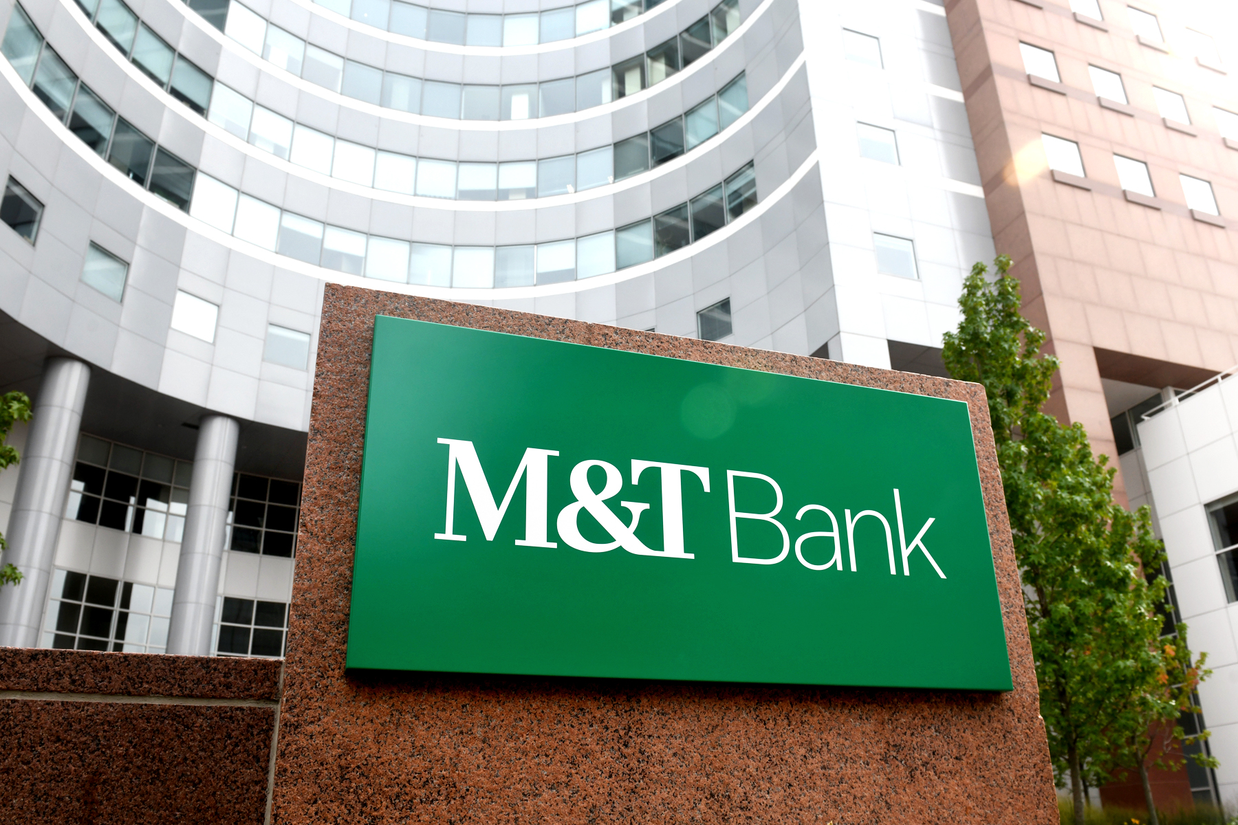 M&T Bank reports 325 layoffs in CT, plans to cut 333 more jobs