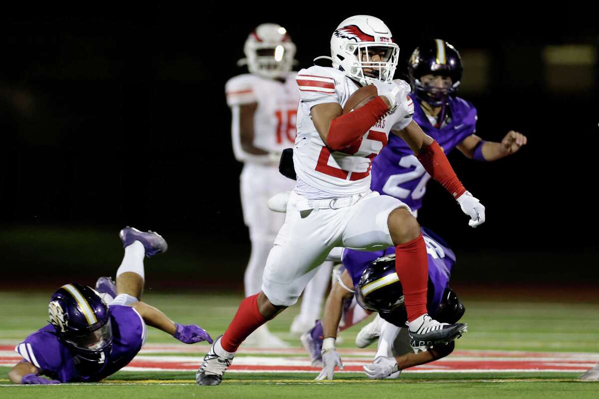 St. Thomas Eagles take down Kinkaid Falcons, remain unbeaten