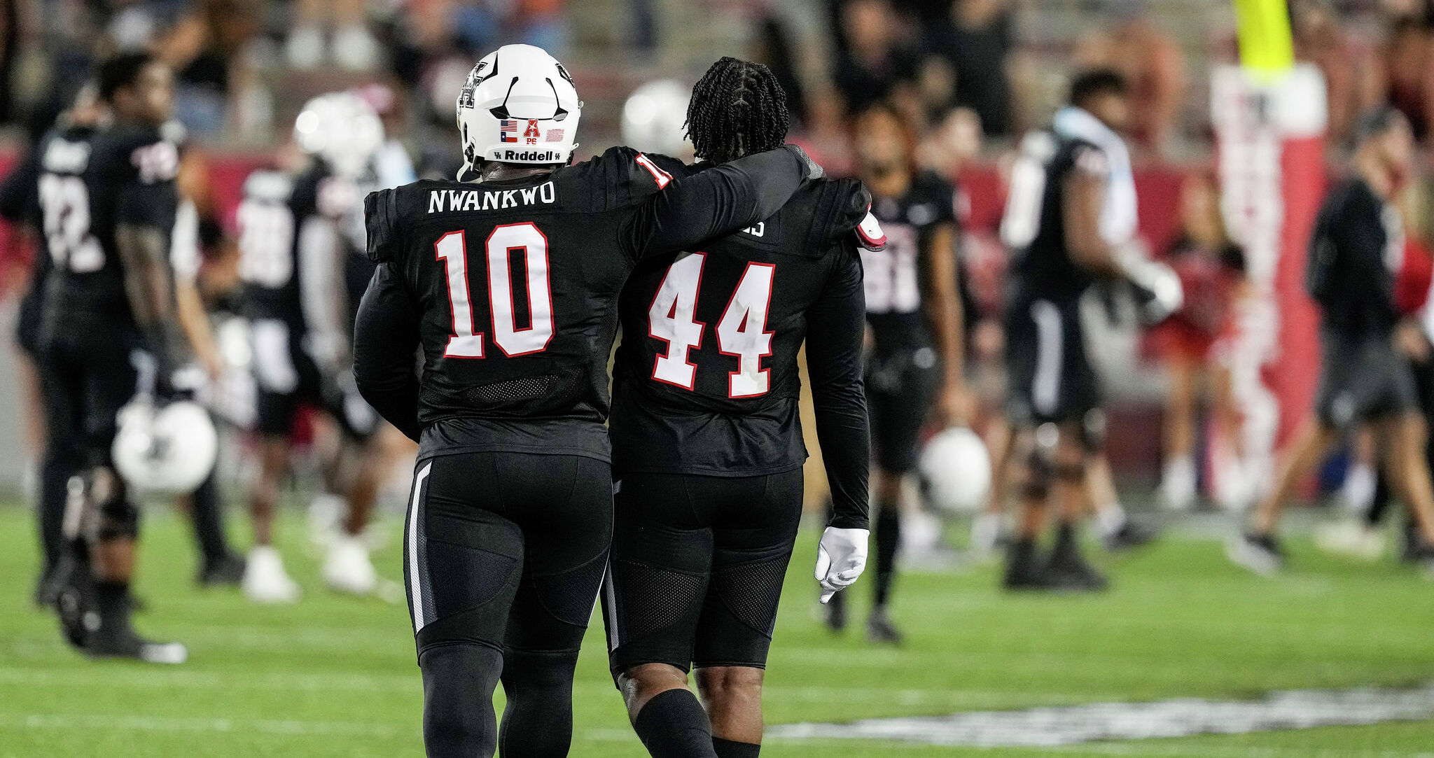 University Of Houston Football Defense Has Good and Bad Moments