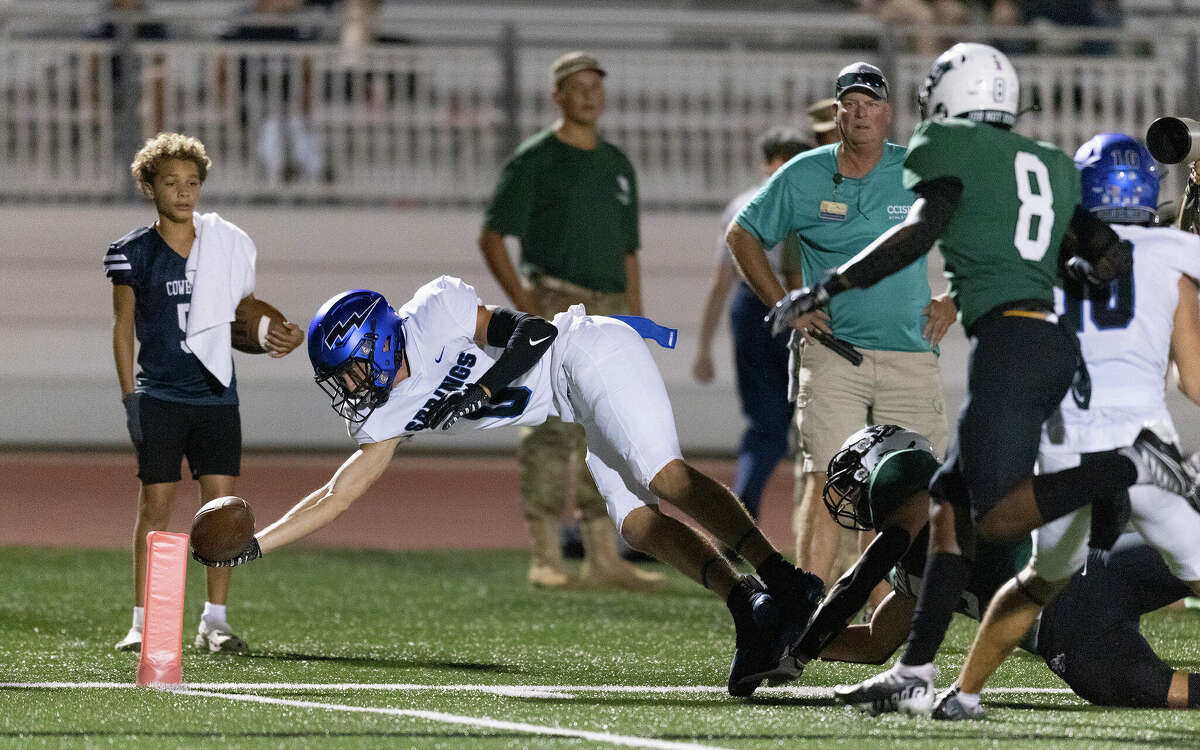 Clear Falls Knights hold off Clear Springs Chargers