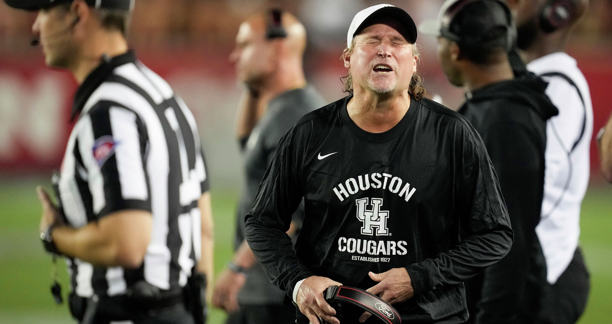 Houston Cougars lose star running back to transfer portal: 'A sad day'