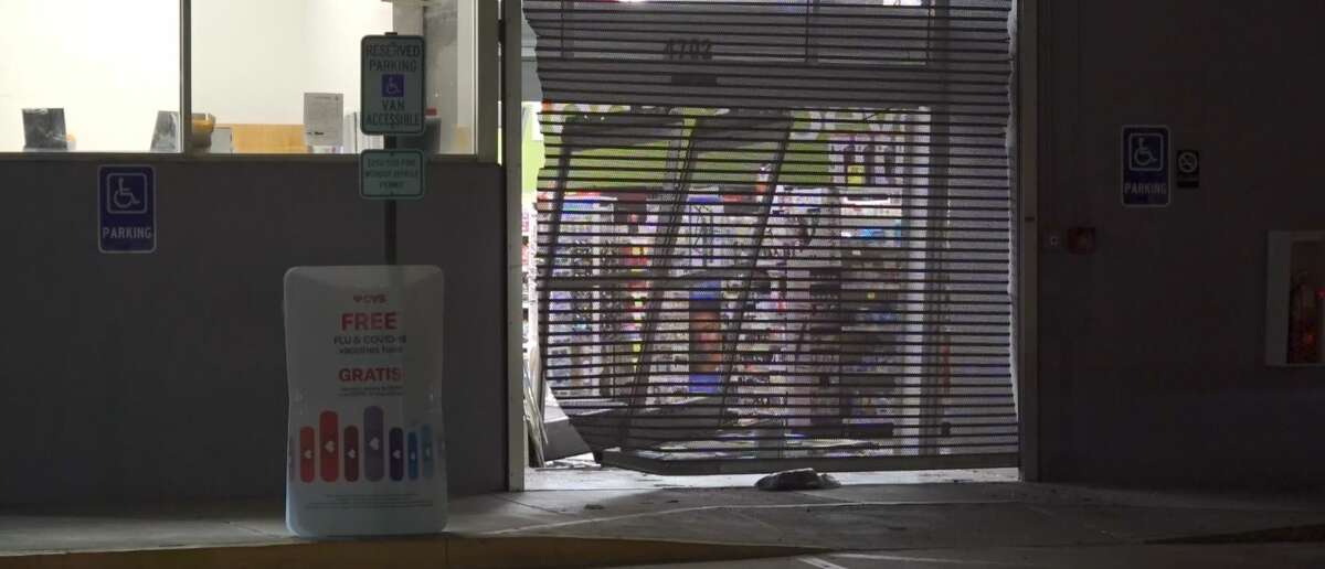 Five people were arrested early Saturday after an attempted ATM theft and smash-and-grab at a north Houston pharmacy, police said. 