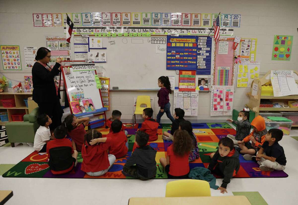 Kindergarten students in Judith Ramos’ class work on grammar at Menchaca Early Childhood Center in Southside ISD on Thursday. Enrollment at Southside has continued to climb, even in pre-K, but other local districts saw a decline during the pandemic.