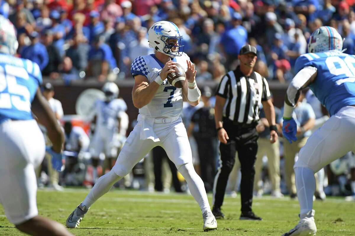 Kentucky quarterback Will Levis (7) looks to pass during the first half of an NCAA college football game against Mississippi in Oxford, Miss., Saturday, Oct. 1, 2022.