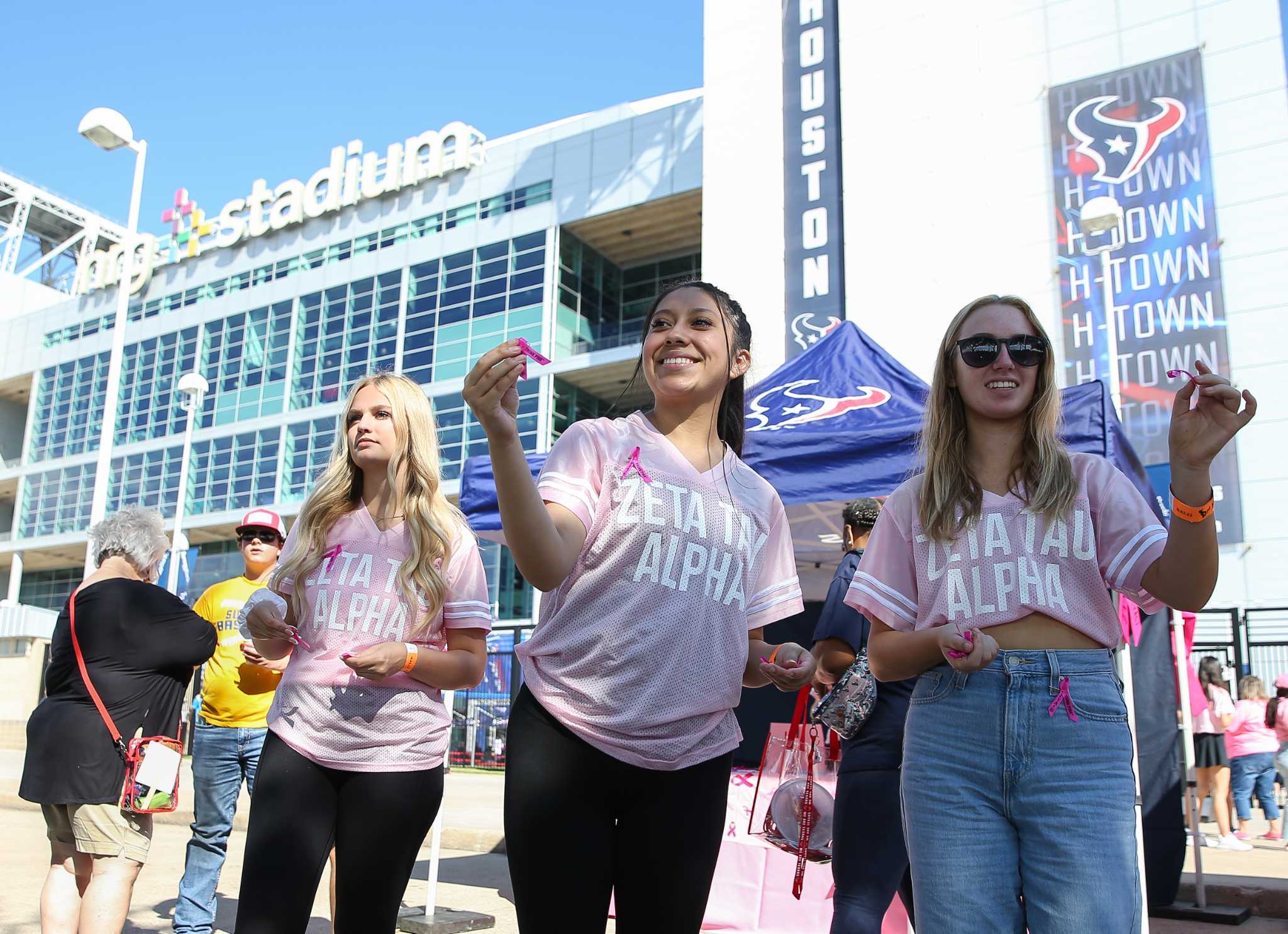 Raise the roof!: For first time in 6 years, NRG Stadium roof will