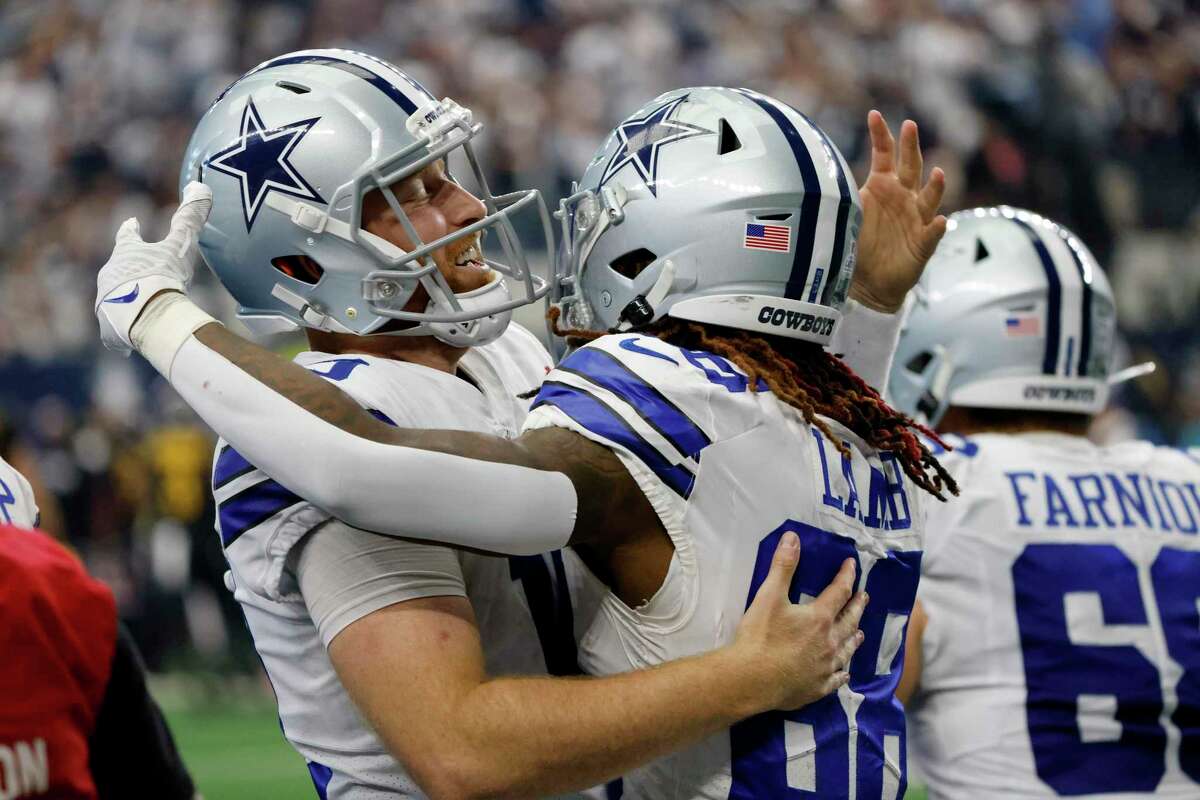 CeeDee Lamb of the Dallas Cowboys celebrates after scoring a News Photo  - Getty Images