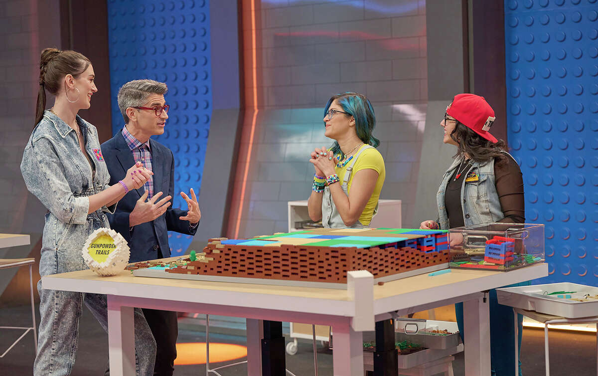 New 'LEGO Masters' season features two Latina engineers