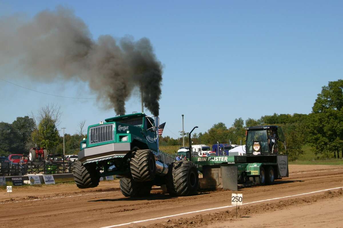 Morley Celebration on the Pond hosts Hometown Pull