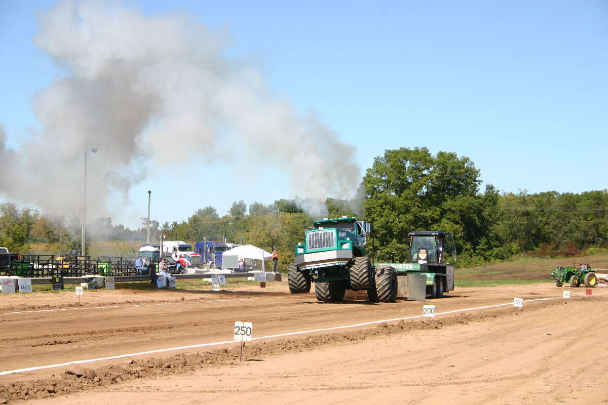 Morley Celebration on the Pond hosts Hometown Pull