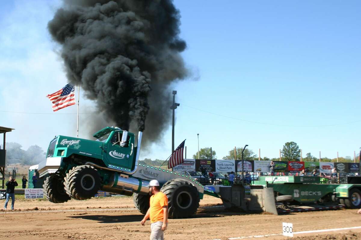 Morley Celebration on the Pond hosts Hometown Pull