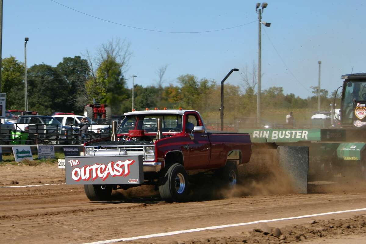 Morley Celebration on the Pond hosts Hometown Pull