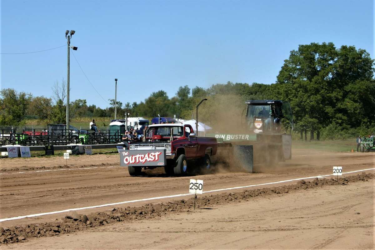 Morley Celebration on the Pond hosts Hometown Pull