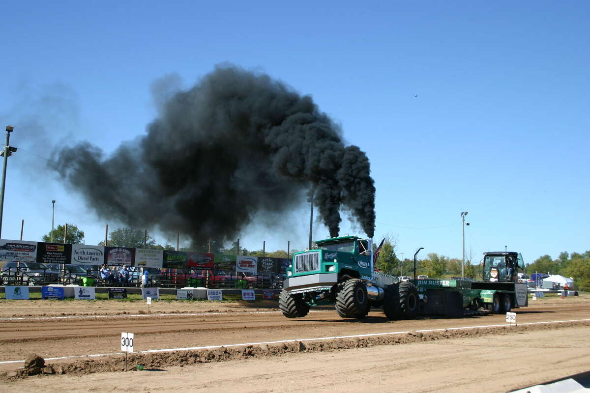Morley Celebration on the Pond hosts Hometown Pull