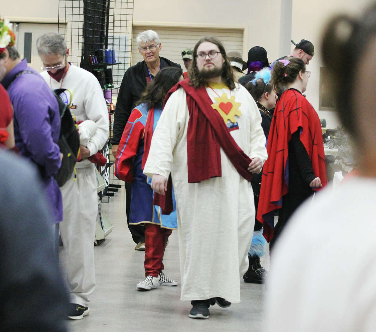 Costumes abound as sci-fi/fantasy convention returns to Collinsville