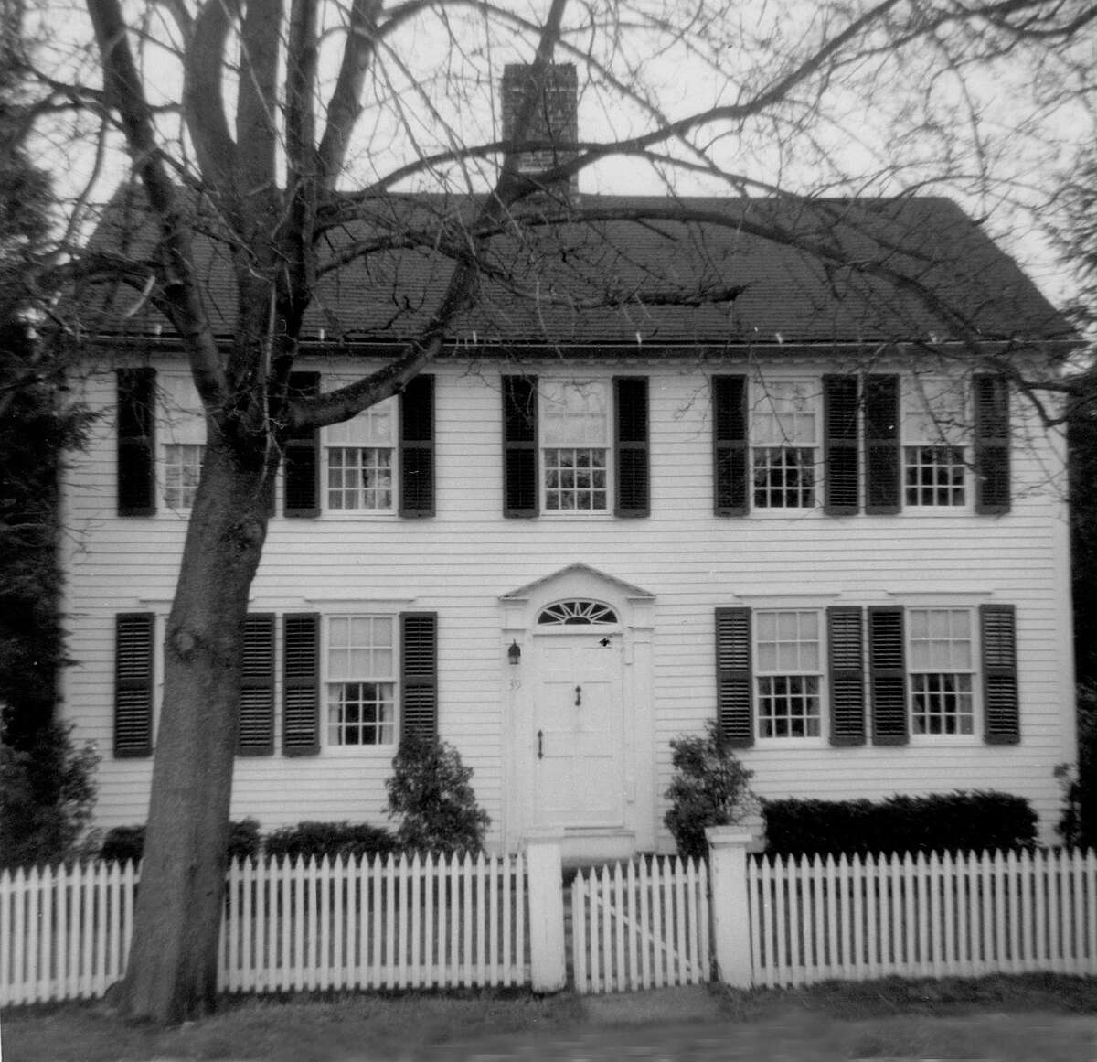 Former Gov. Rowland buys house on Waterside Lane in Clinton