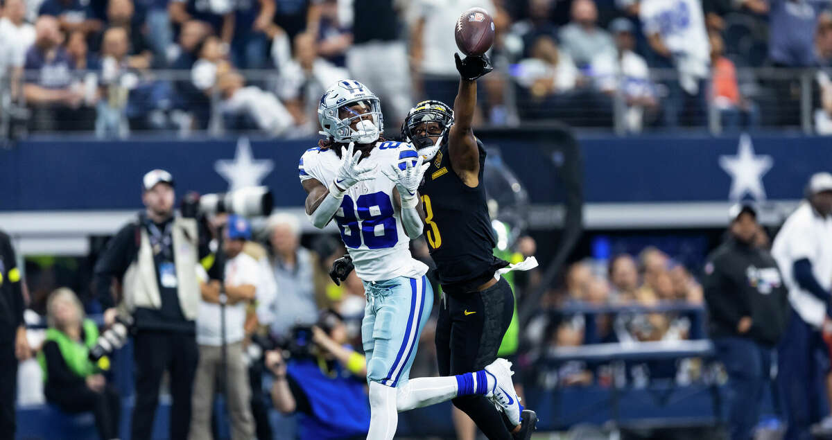 Dallas Cowboys wide receiver CeeDee Lamb (88) during the second