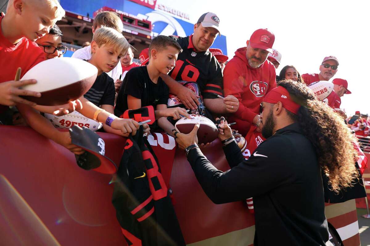 November 21, 2021 - Jacksonville, FL, U.S: San Francisco 49ers safety  Talanoa Hufanga (29) before 1st half NFL football game between the San  Francisco 49ers and the Jacksonville Jaguars at TIAA Bank