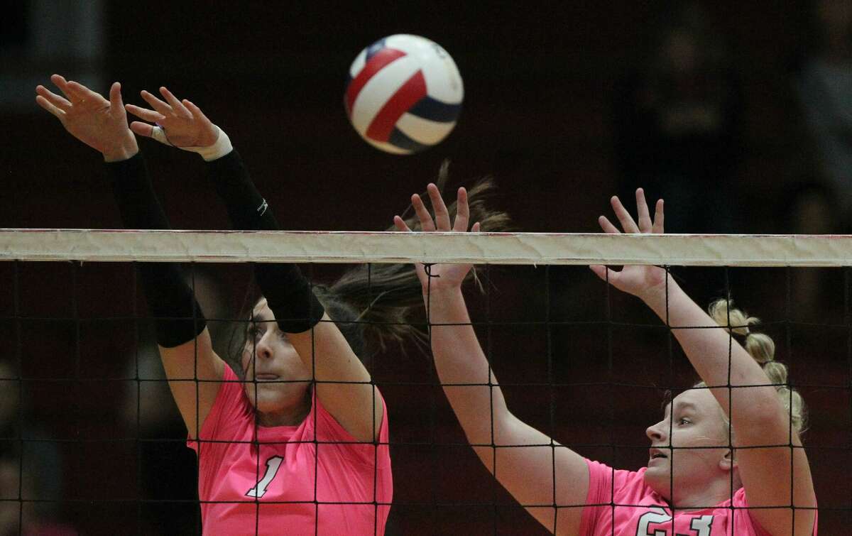 Jacksonville volleyball takes hard-fought win over Routt