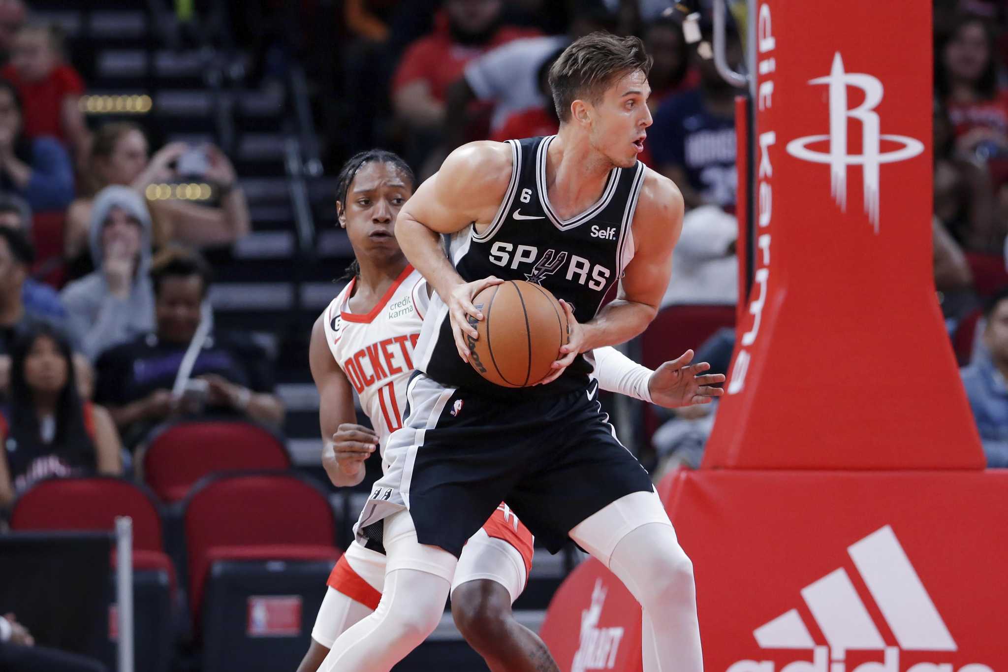 Zach Collins agrees to $35 million contract extension with Spurs