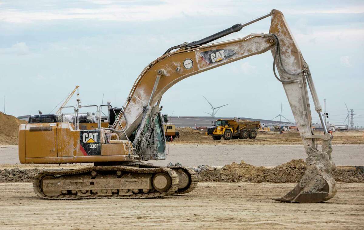Cheniere breaks ground on 8B Corpus Christi expansion in bet on