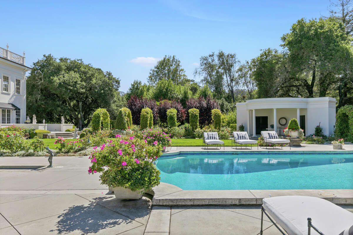 Bay Area 'Western White House' sells far below asking price