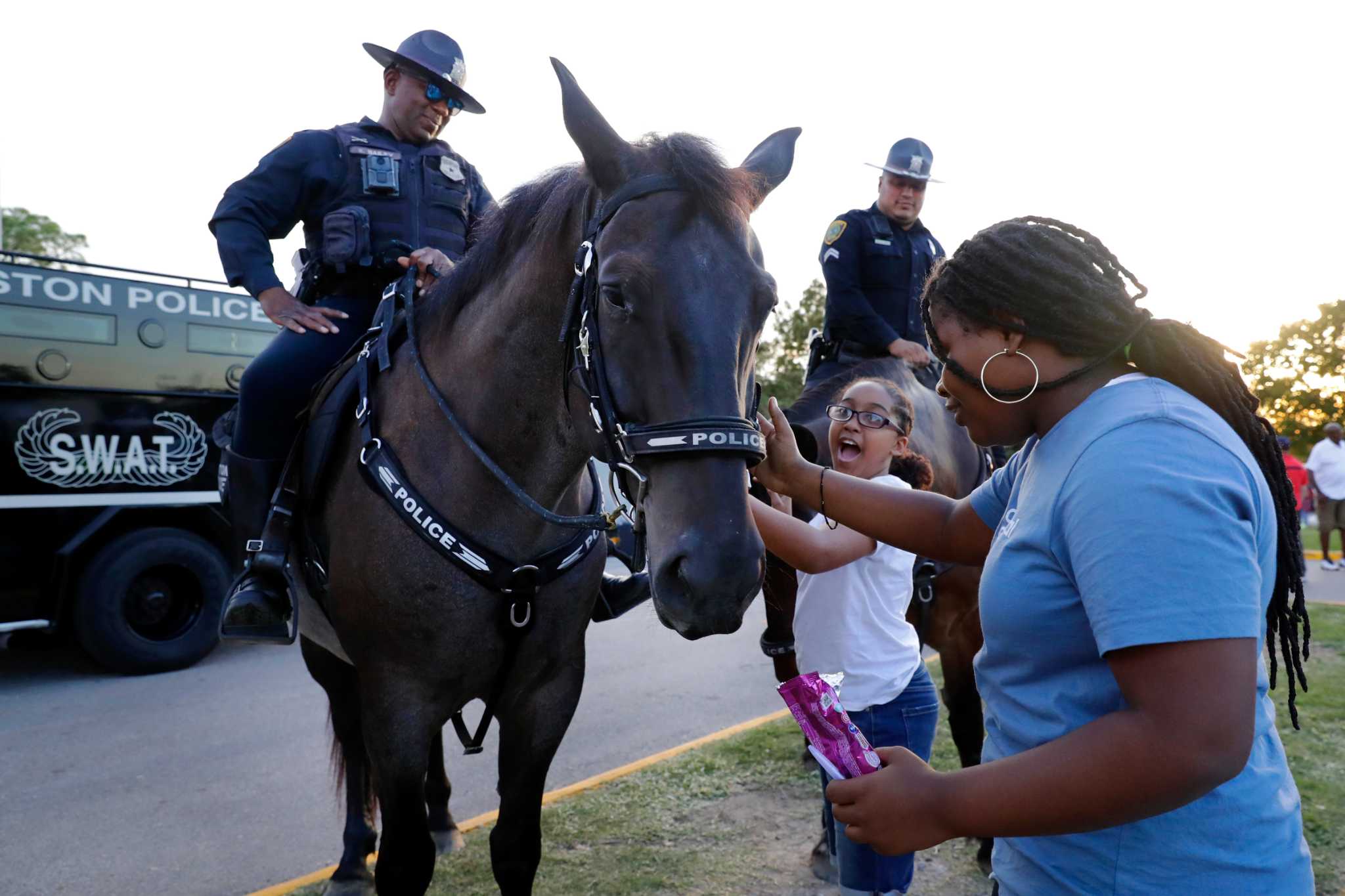 Houston city leaders take part in National Night Out in Gulfton
