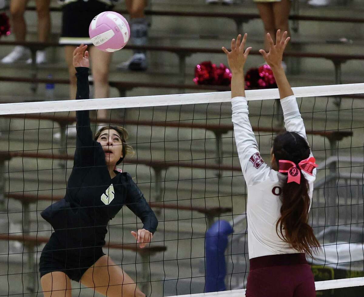 Highlands volleyball maintains playoff positioning