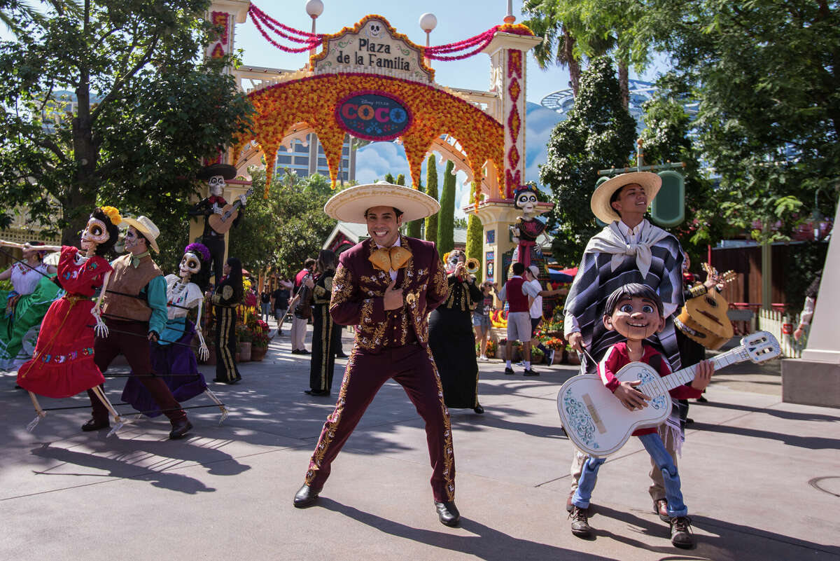 fiesta musical de "Coco" En Disney California Adventures