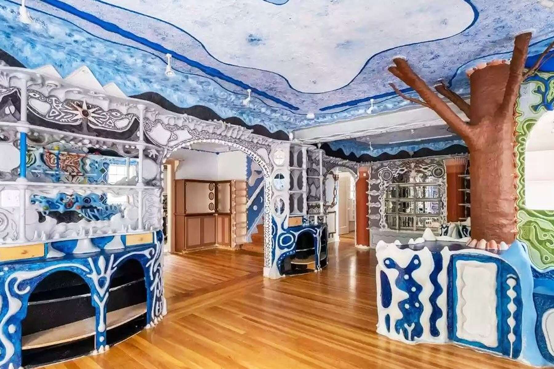 $825K home in Sacramento mesmerizing viewers with its trippy, whimsical  interiors