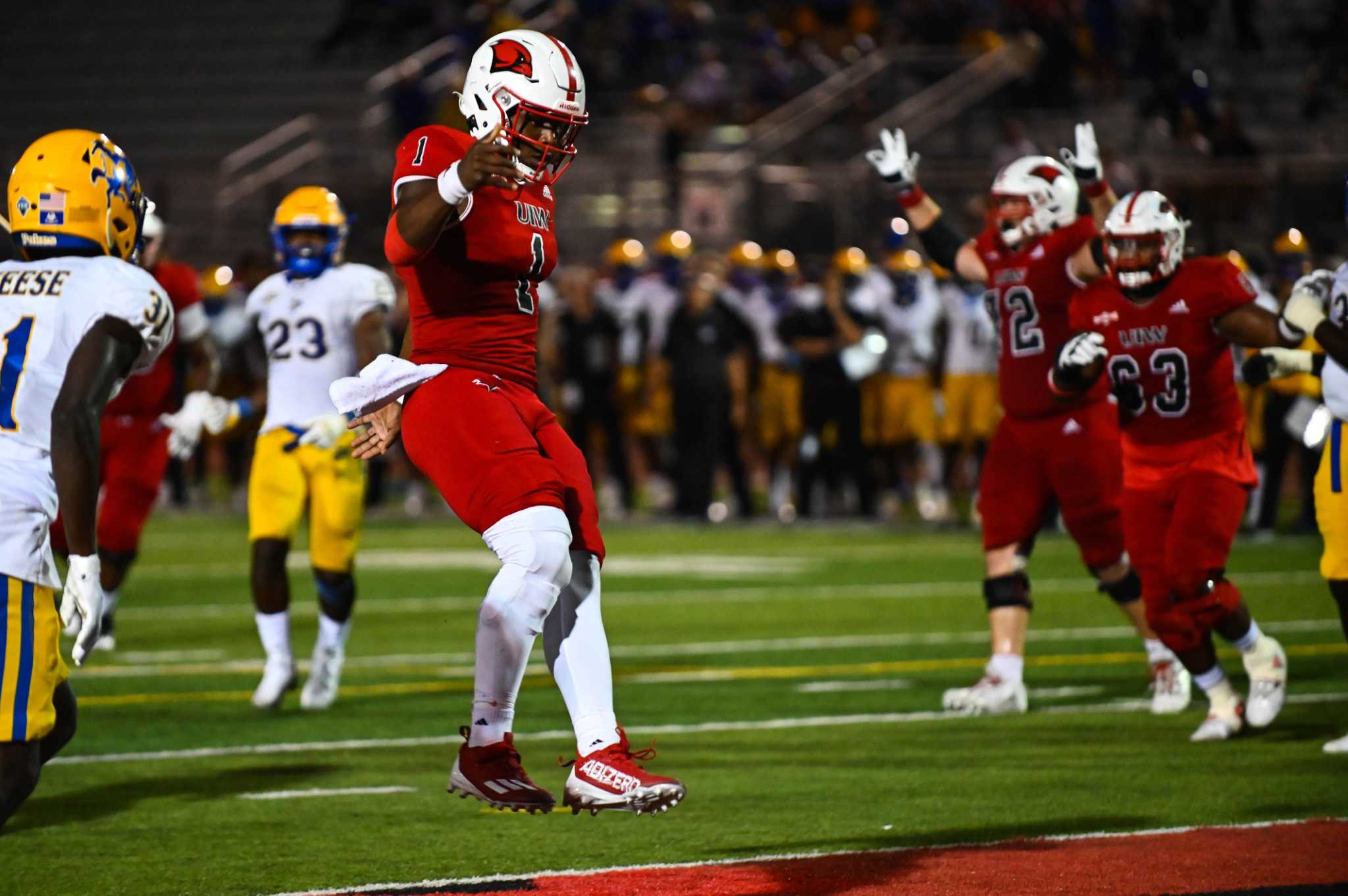 UIW QB Lindsey Scott Jr. Receives 2022 Walter Payton Award as FCS