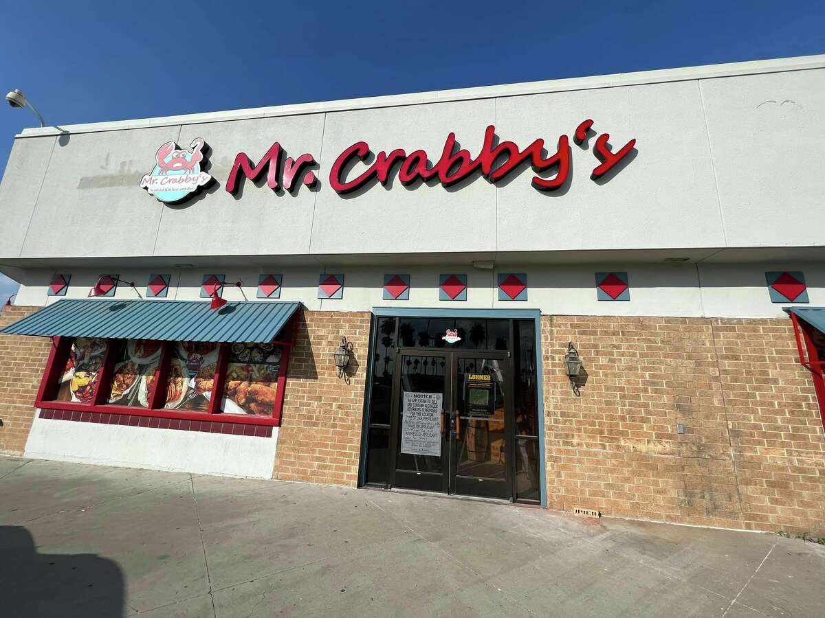 Photos shared on social media show the exterior and interior of a Mr. Crabby's Seafood Kitchen and Bar, which is located at the Mall del Norte.