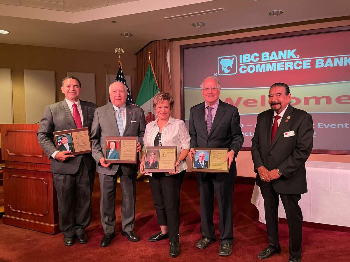From left to right appear the honorees for the Project C.A.R.O.L. for the L.O.V.E.D. organization were Dr. Henry Cuellar, Mr. Bill Green,  Dr. Gladys Keene and Mr Gerry Schwebel and the Chairman of the organization, Dr. Henry Carranza, 