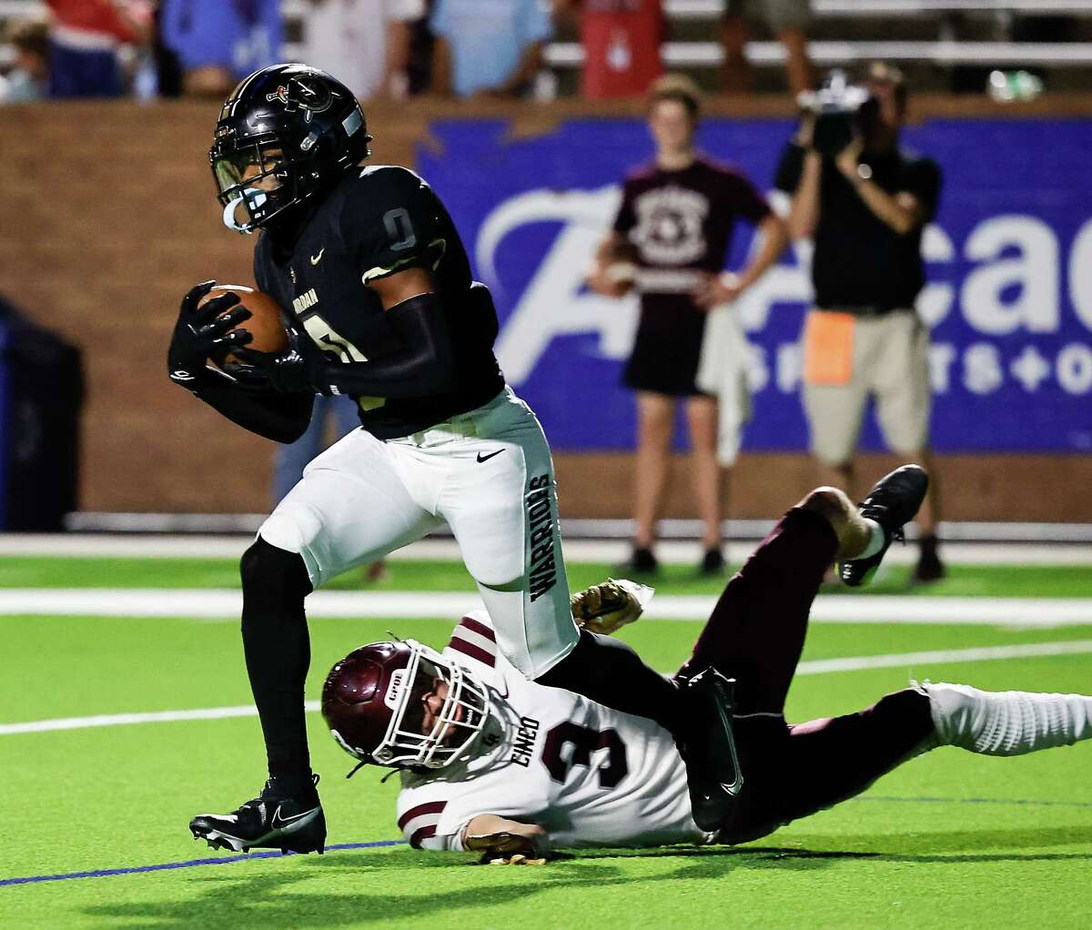 Cinco Ranch Cougars defeat Jordan Warriors