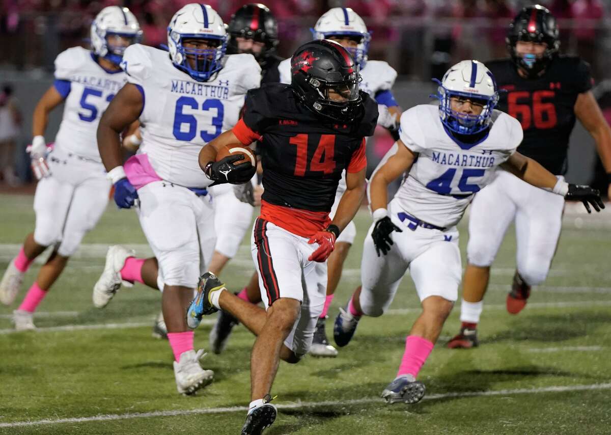 High school football Wagner 61, MacArthur 12